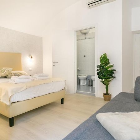 White Candia Guesthouse โรม ภายนอก รูปภาพ