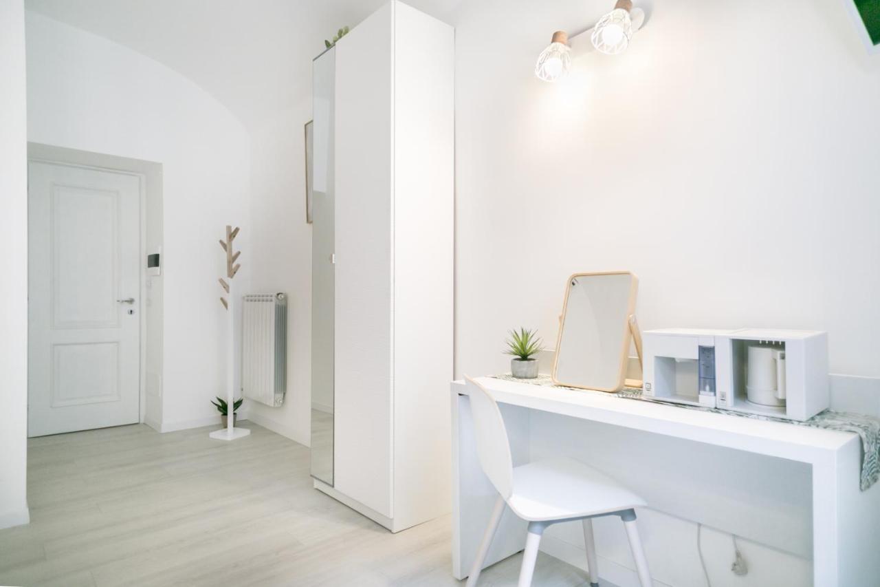 White Candia Guesthouse โรม ภายนอก รูปภาพ